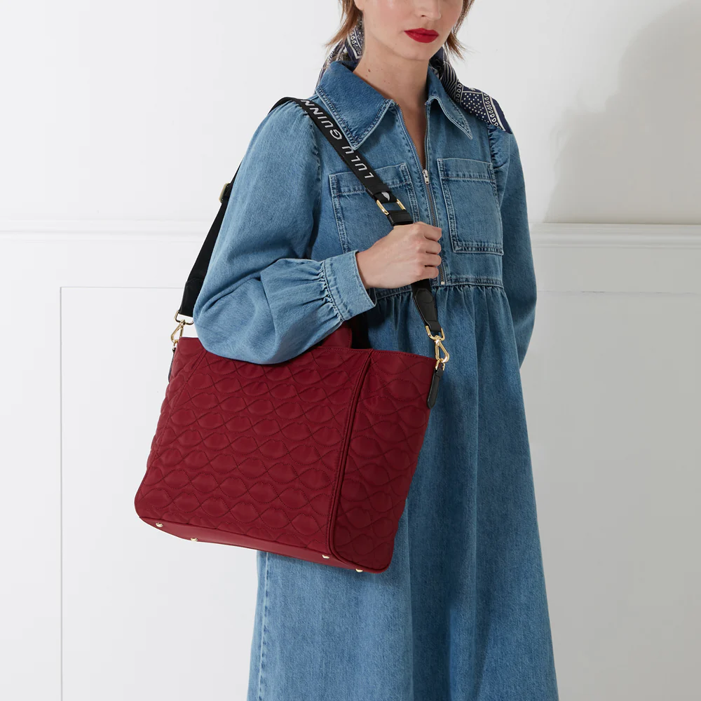 BEET RED QUILTED LIPS CARLY TOTE BAG - Image 2