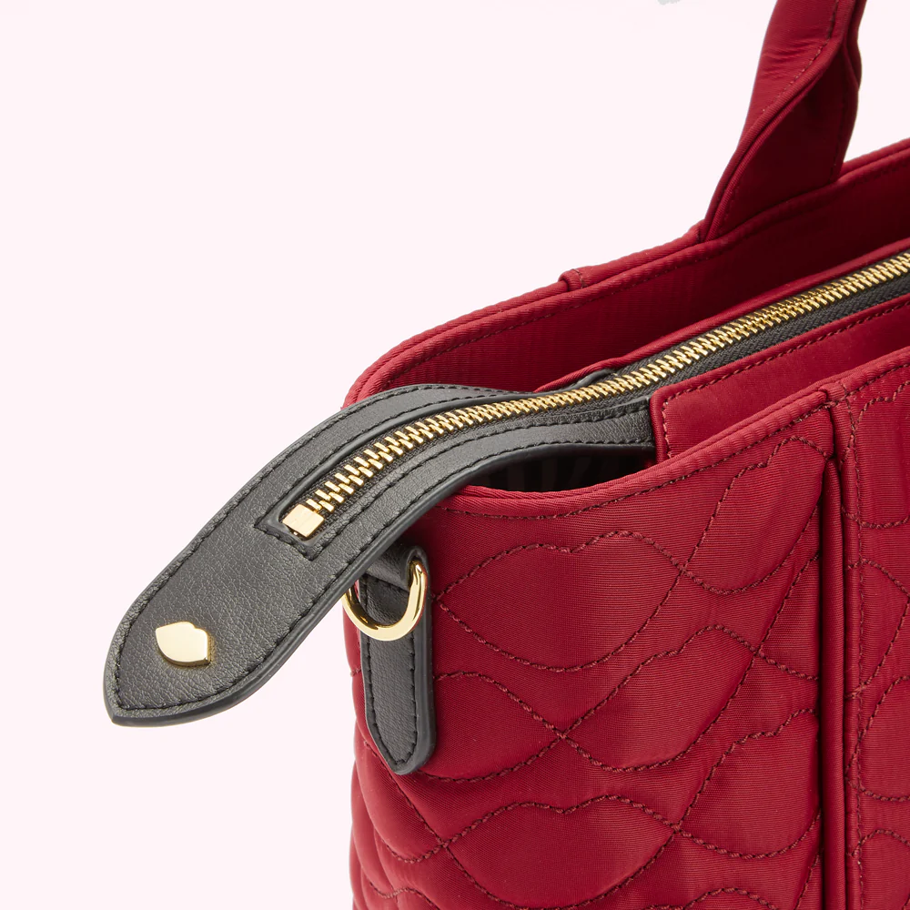 BEET RED QUILTED LIPS CARLY TOTE BAG - Image 8