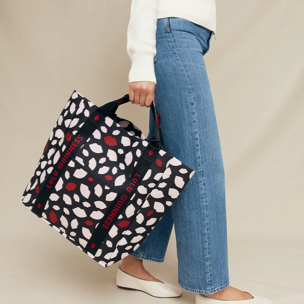 BLACK MULTI FLURRY OF KISSES SHOPPER TOTE BAG - Image 10