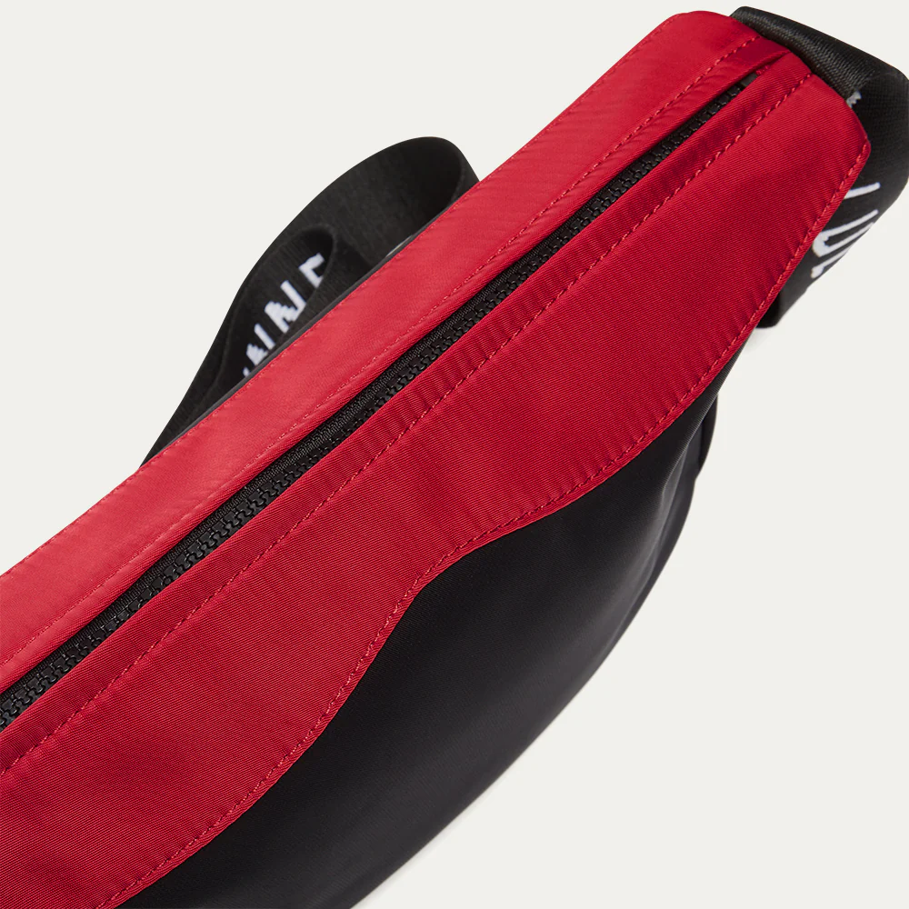 BLACK MULTI PUCKER UP LIPS BAG - Image 4