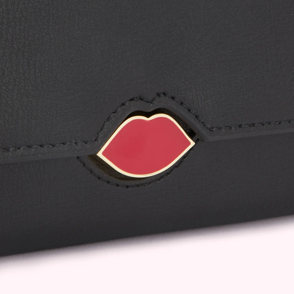 BLACK ENAMEL LIP CORA WALLET - Image 4