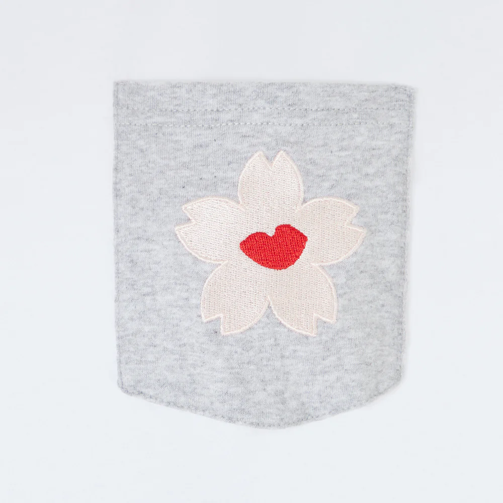 CHALK BLOSSOM POCKET MACIE T-SHIRT - Image 3