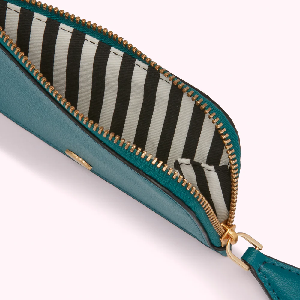 EMERALD LIP PIN LEAH WALLET - Image 2