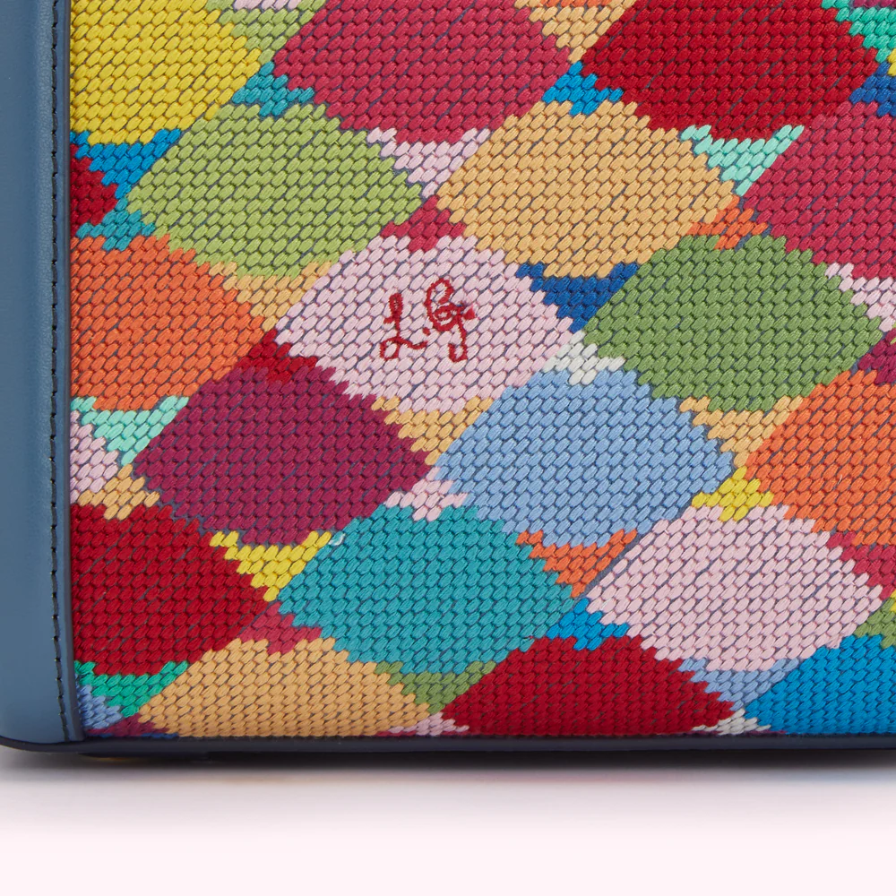 MULTI LIP TAPESTRY AMELIA HANDBAG - Image 6