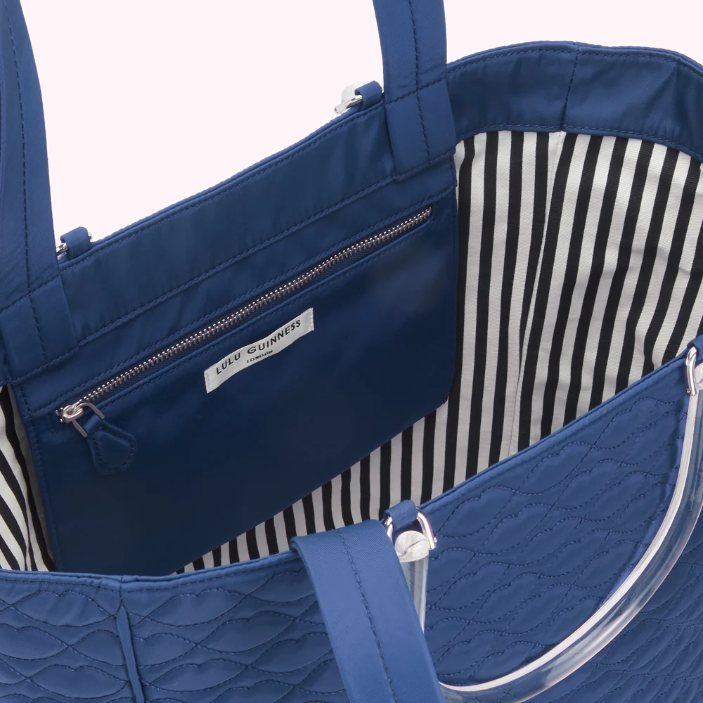 NAVY QUILTED LIPS LYRA TOTE BAG - Image 4