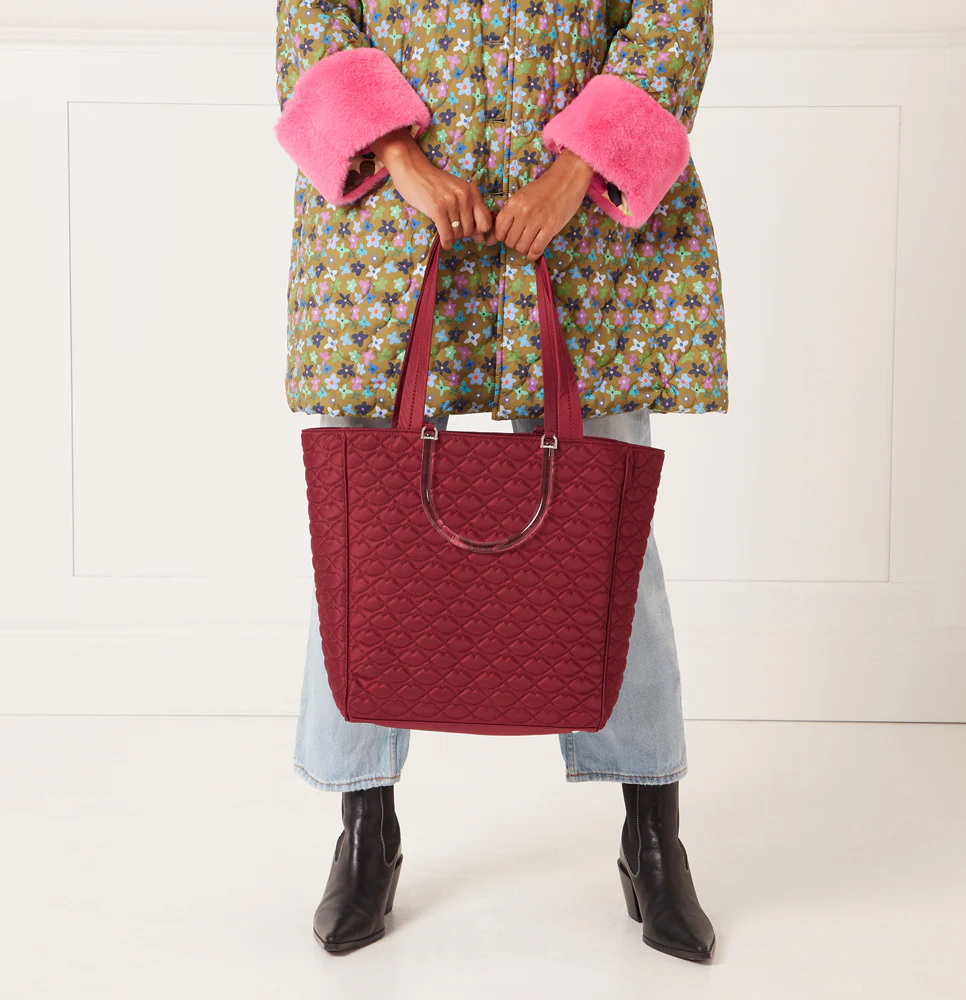 PEONY QUILTED LIPS LYRA TOTE BAG - Image 6