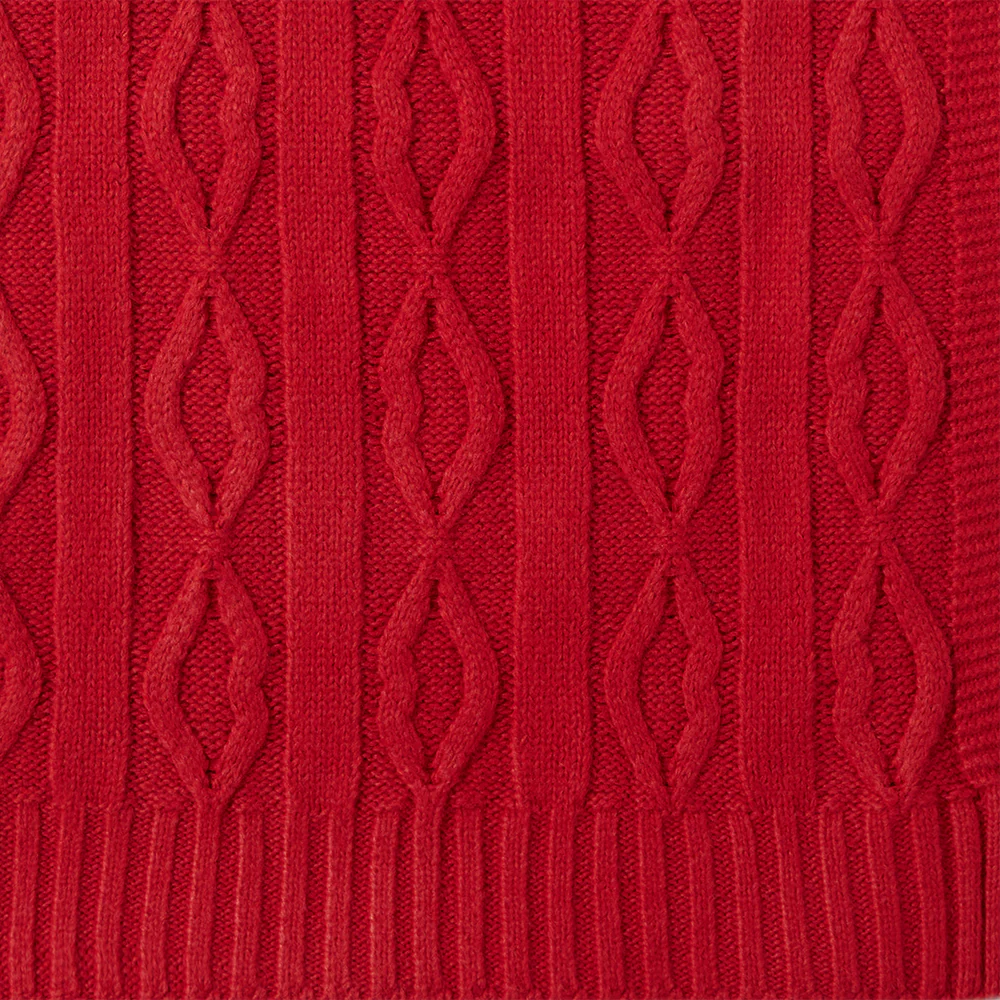 RED CABLE KNIT THROW - Image 2