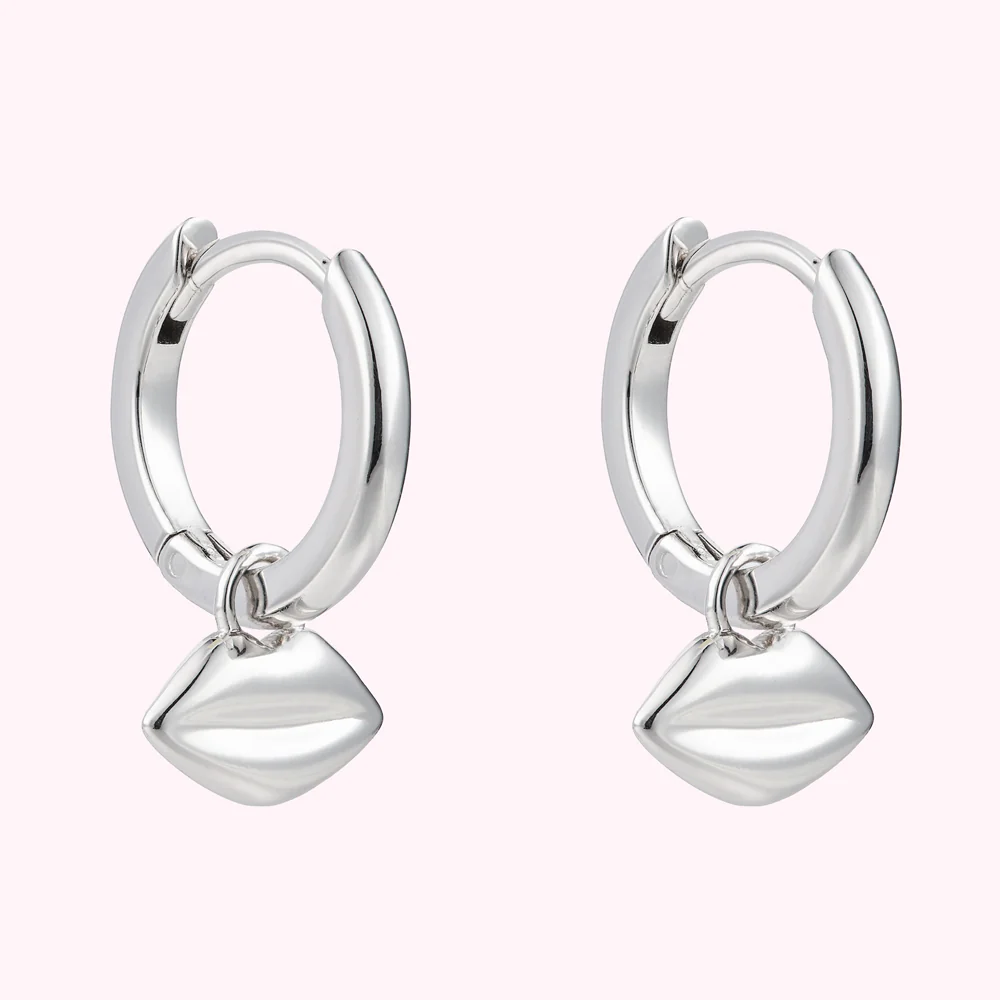 STERLING SILVER LUNA LIP SMALL HOOP EARRINGS - Image 4
