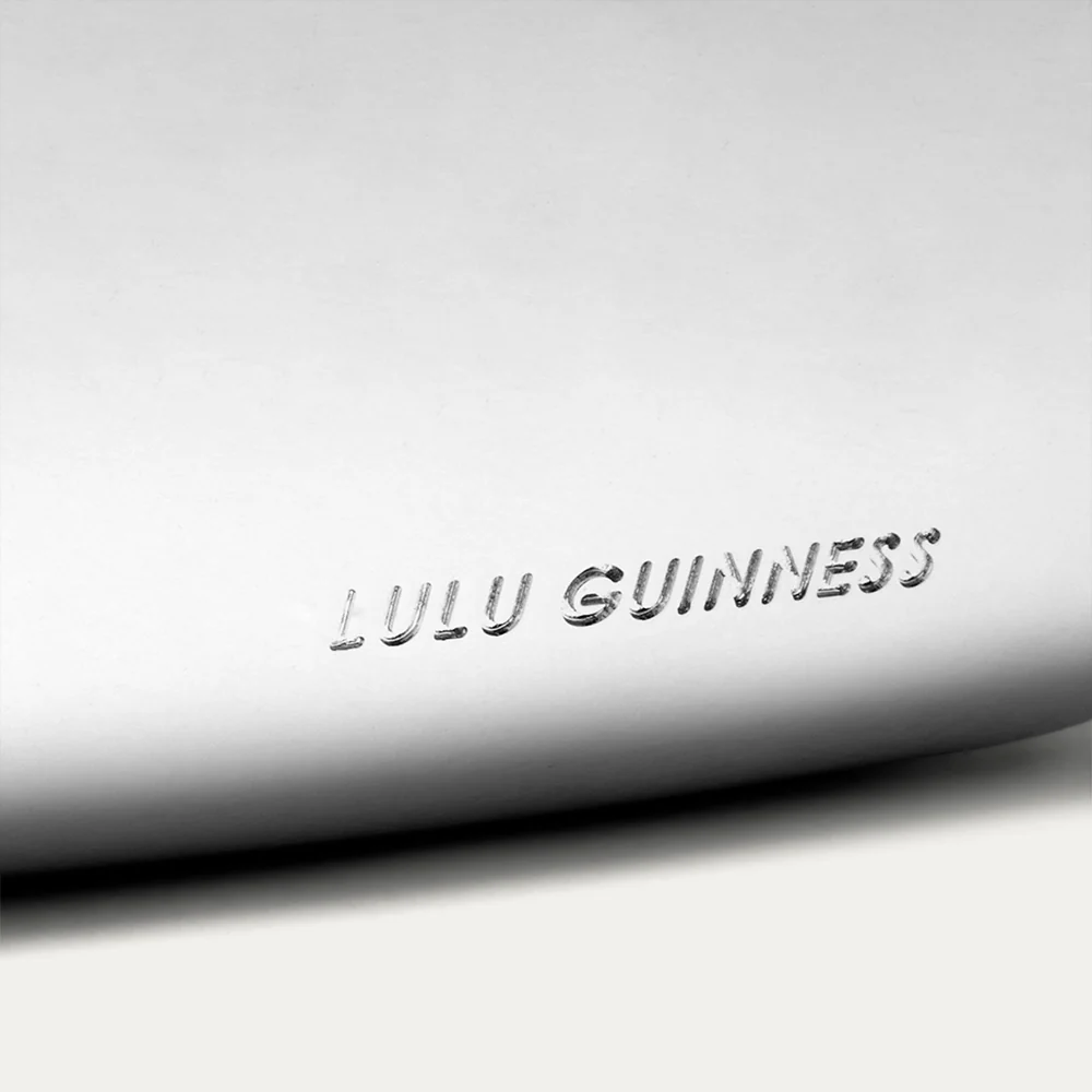 SILVER LIPS MEDIUM CLUTCH BAG - Image 7