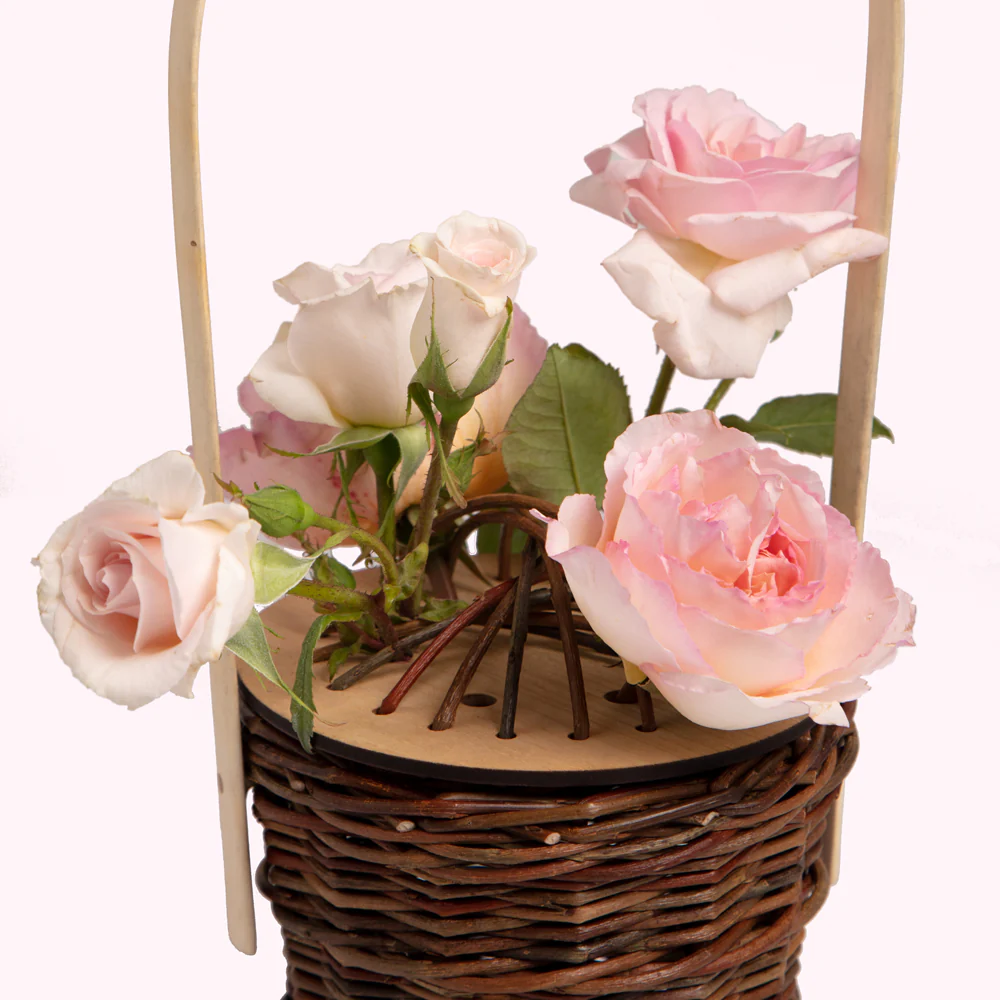 THE LIVING ROSE BASKET - Image 4